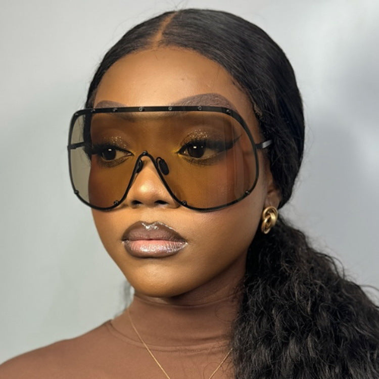 Damen futuristische Sonnenbrille mit großem Rahmen und innovativem Design Brehn