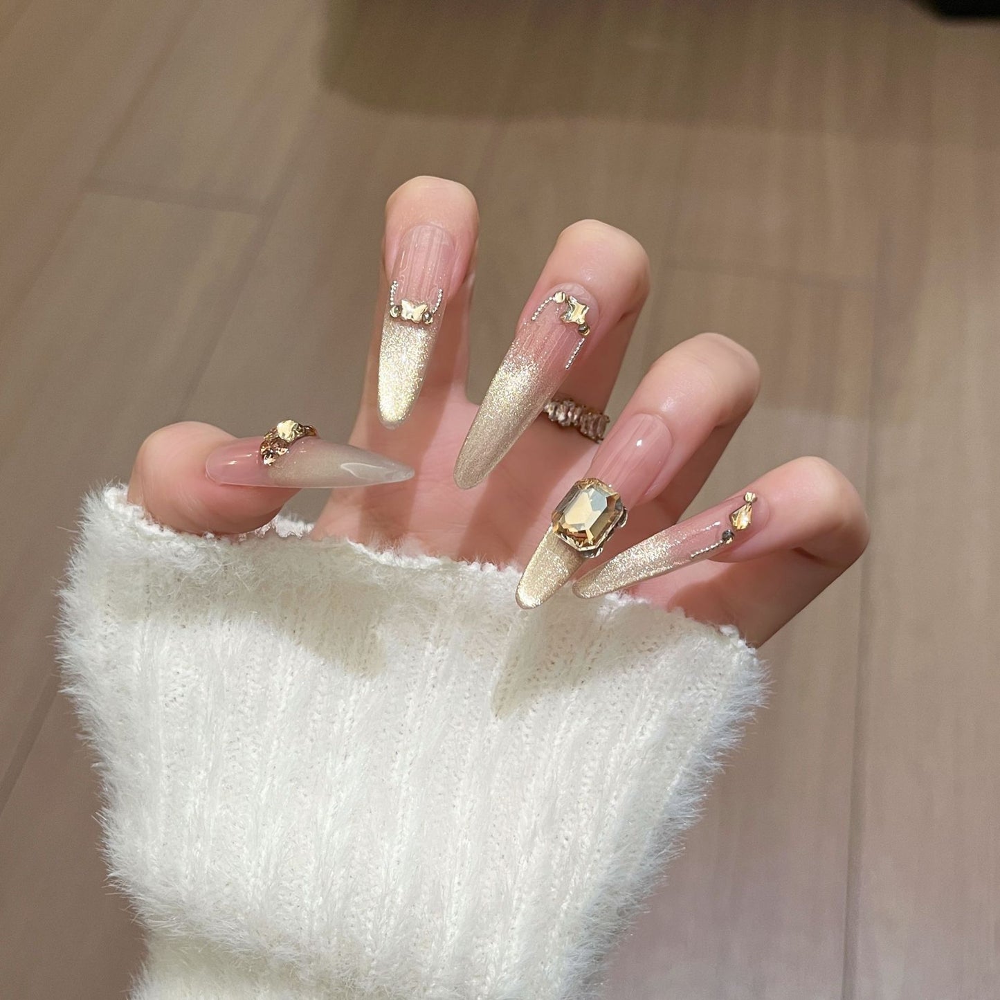 Glamouröses Nagelkunstdesign Brehn
