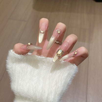 Glamouröses Nagelkunstdesign Brehn