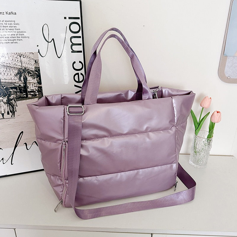 Stylish Minimalist Weekend Bag