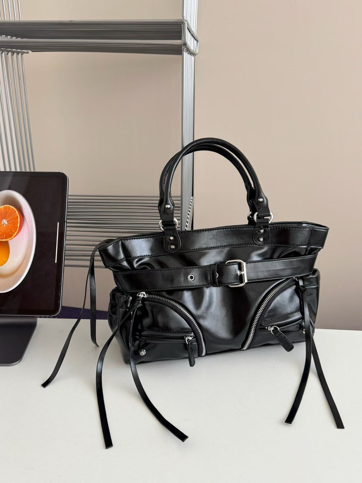 Strukturierte Leder-Handtasche