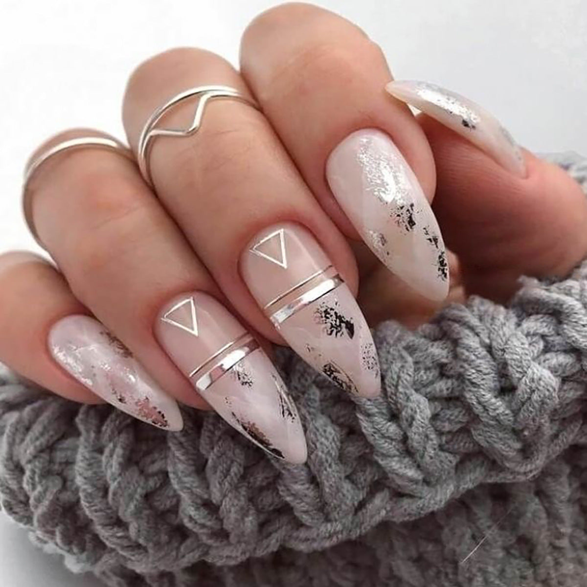 Stylishes Stiletto Nagelkunst-Set Brehn