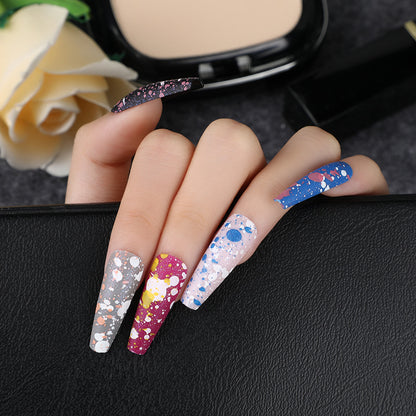 Kunstnägel mit künstlerischem Splatter-Design Brehn
