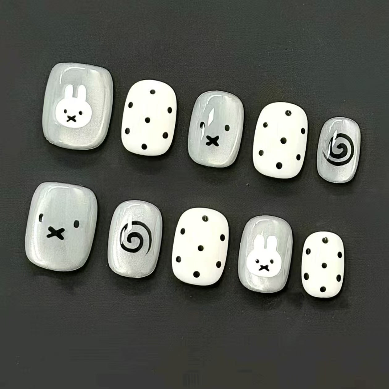Verspielt Charakter Press-On Nagelkunst Set Brehn