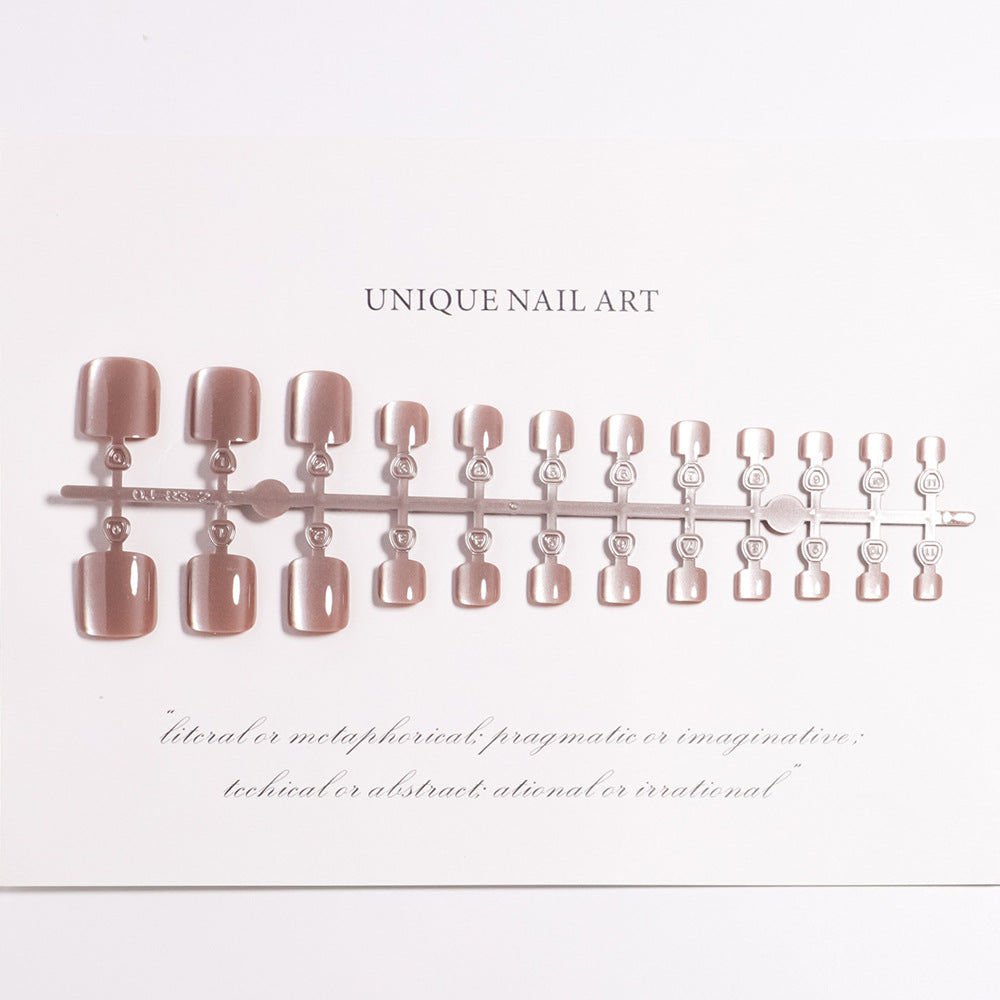 Einzigartige Press-On Nagelkunst Brehn