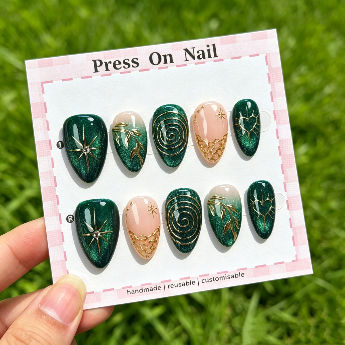 Künstlerisches Press-On-Nagelset mit anpassbaren Designs