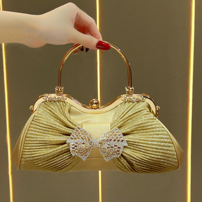 Vintage-inspirierte Abendtasche mit Schleifenakzent
