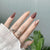 Stylische matte Stiletto Press-On Nägel Brehn