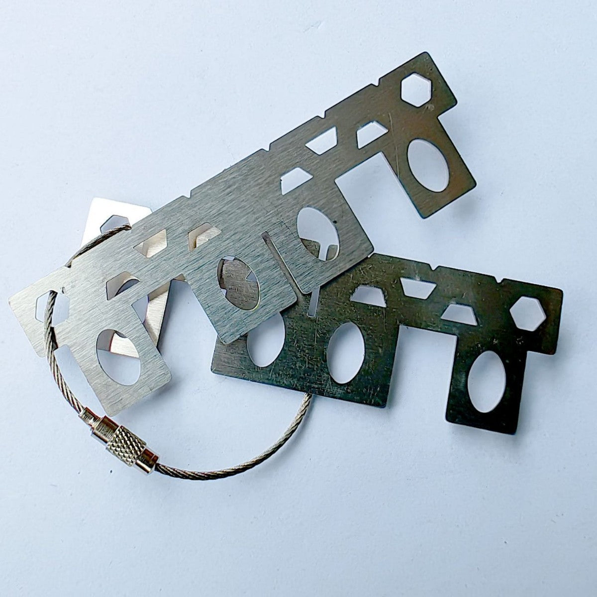Edelstahl flach Schlüssel Multi-Tool Organizer mit geflochtenem Kabelschlaufe Brehn