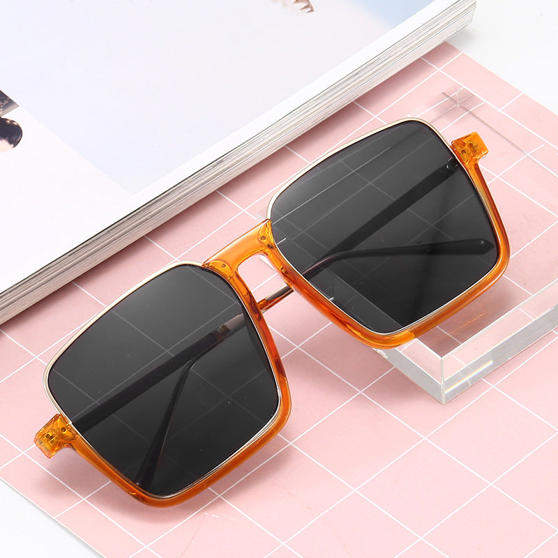 Damen quadratische Sonnenbrille mit transparentem Rahmen und polarisierenden Gläsern Brehn