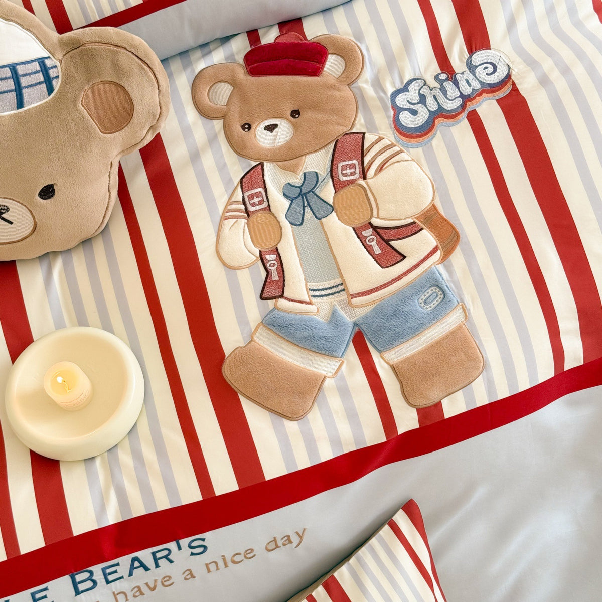 Kinder-Bettwäsche-Garnitur mit gesticktem Teddybär und klassischem Streifenmotiv Brehn