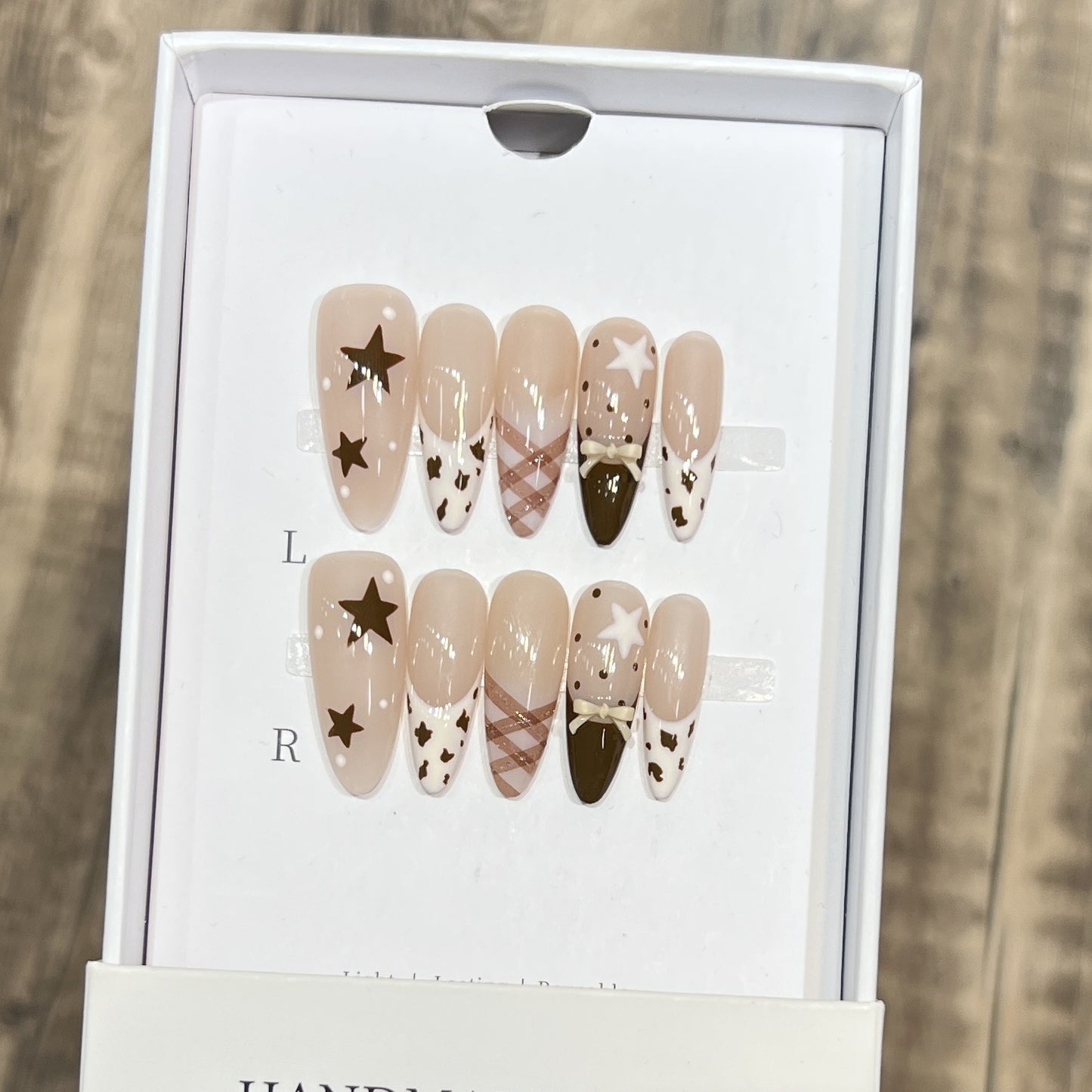 Künstlerisches Press-On-Nagelset Brehn