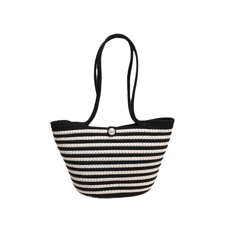 Trendige Basttasche mit Stilvollem Streifenmuster Brehn