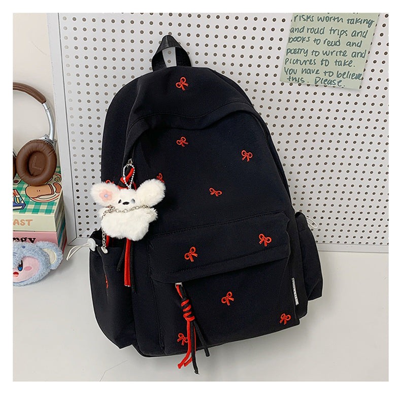 Charmant bestickter Schulrucksack