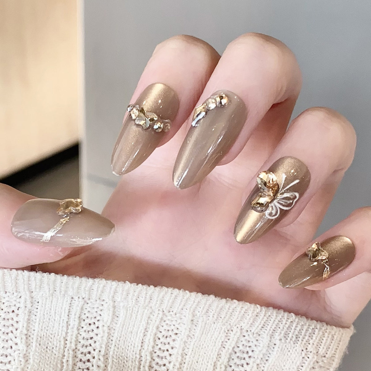 Stylische Press-On-Nageltips mit Leopardendesign Brehn