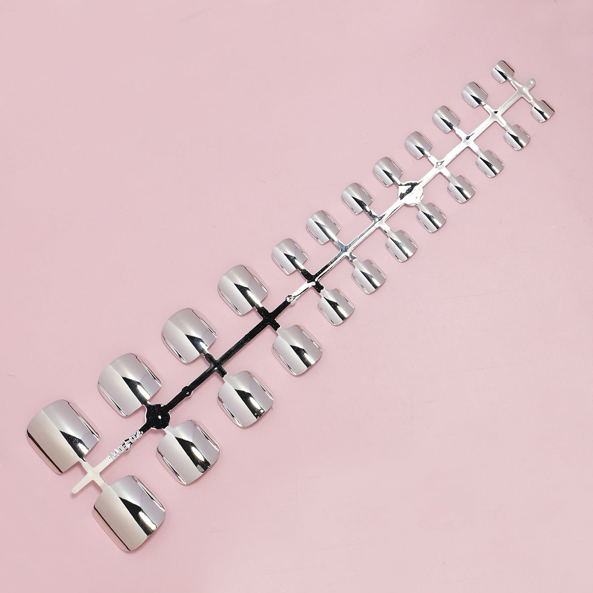 Luxuriöses Press-On Nail Tips Set Brehn