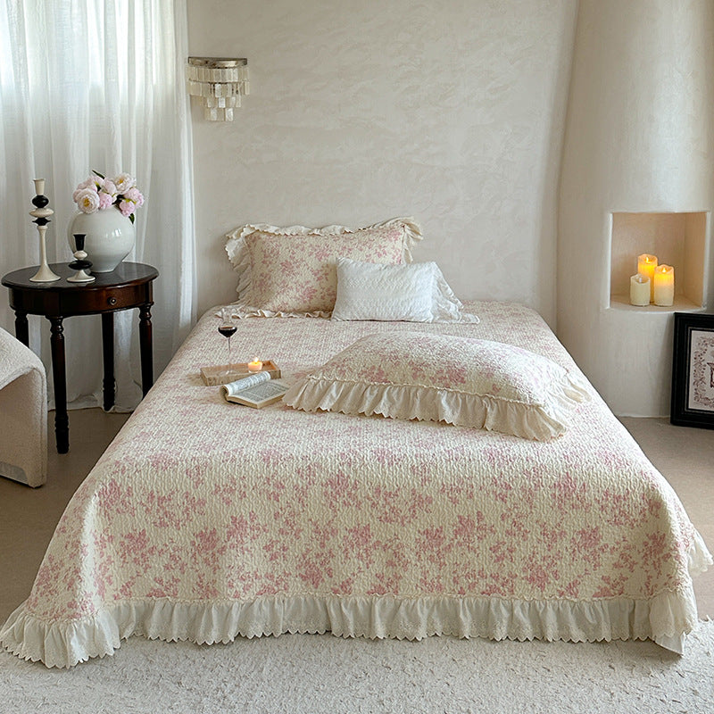 Vintage-inspirierte Baumwoll-Matelassierte Bettdecke mit Ösen-Spitzen-Rüsche und passendem Kissenbezug