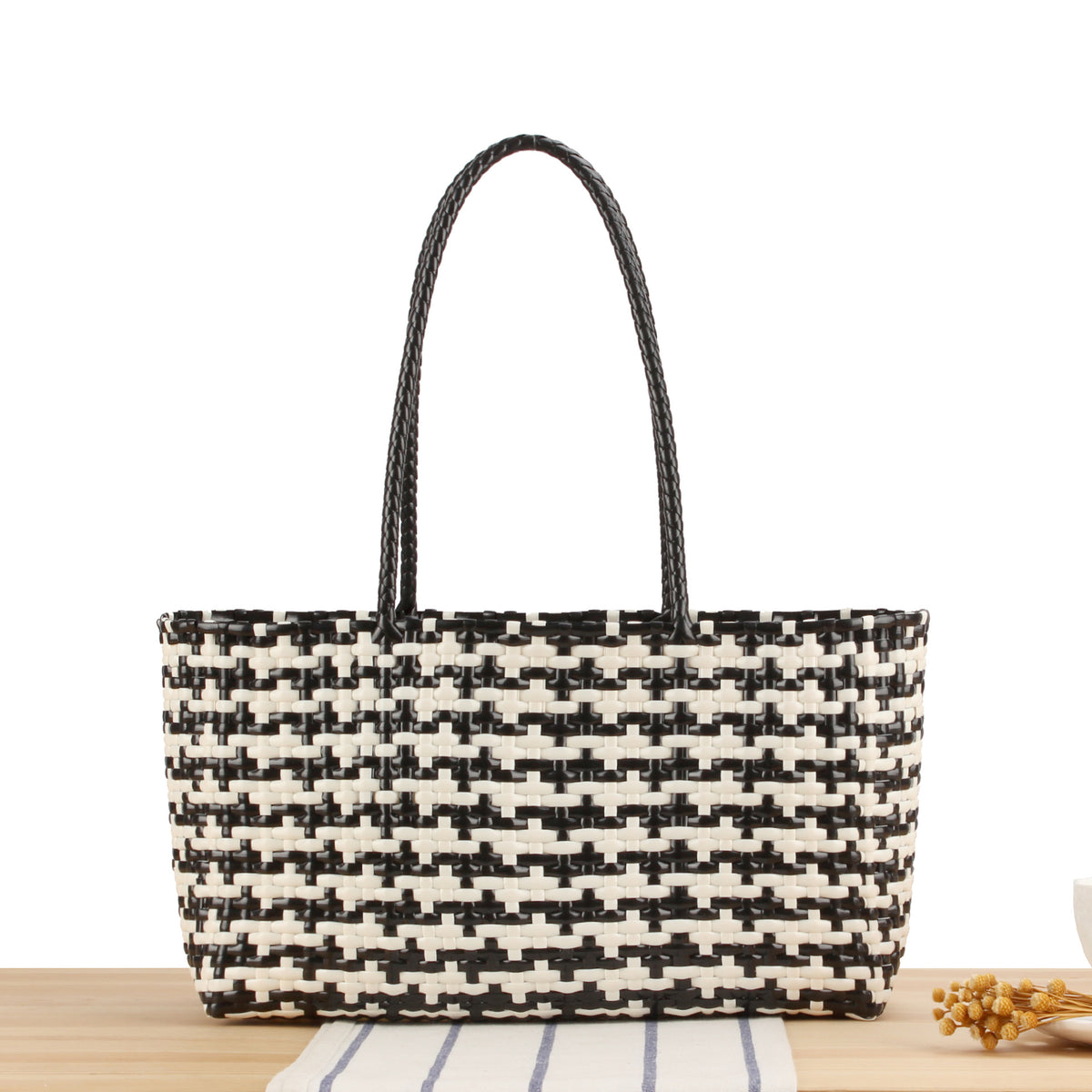 Designer-Tragetasche Aus Hochwertigem Geflochtenem Material Brehn