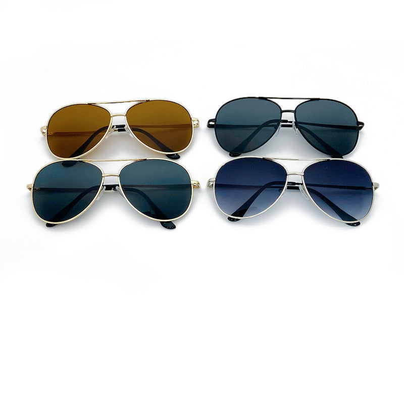 Sonnenbrille Im Modernen Pilotenstil Brehn