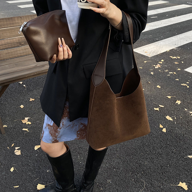 Suede Hobo Handtasche Brehn