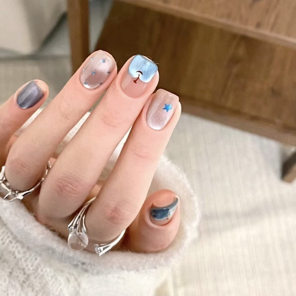Festliches, von Charakteren inspiriertes Nagelkunst-Set Brehn