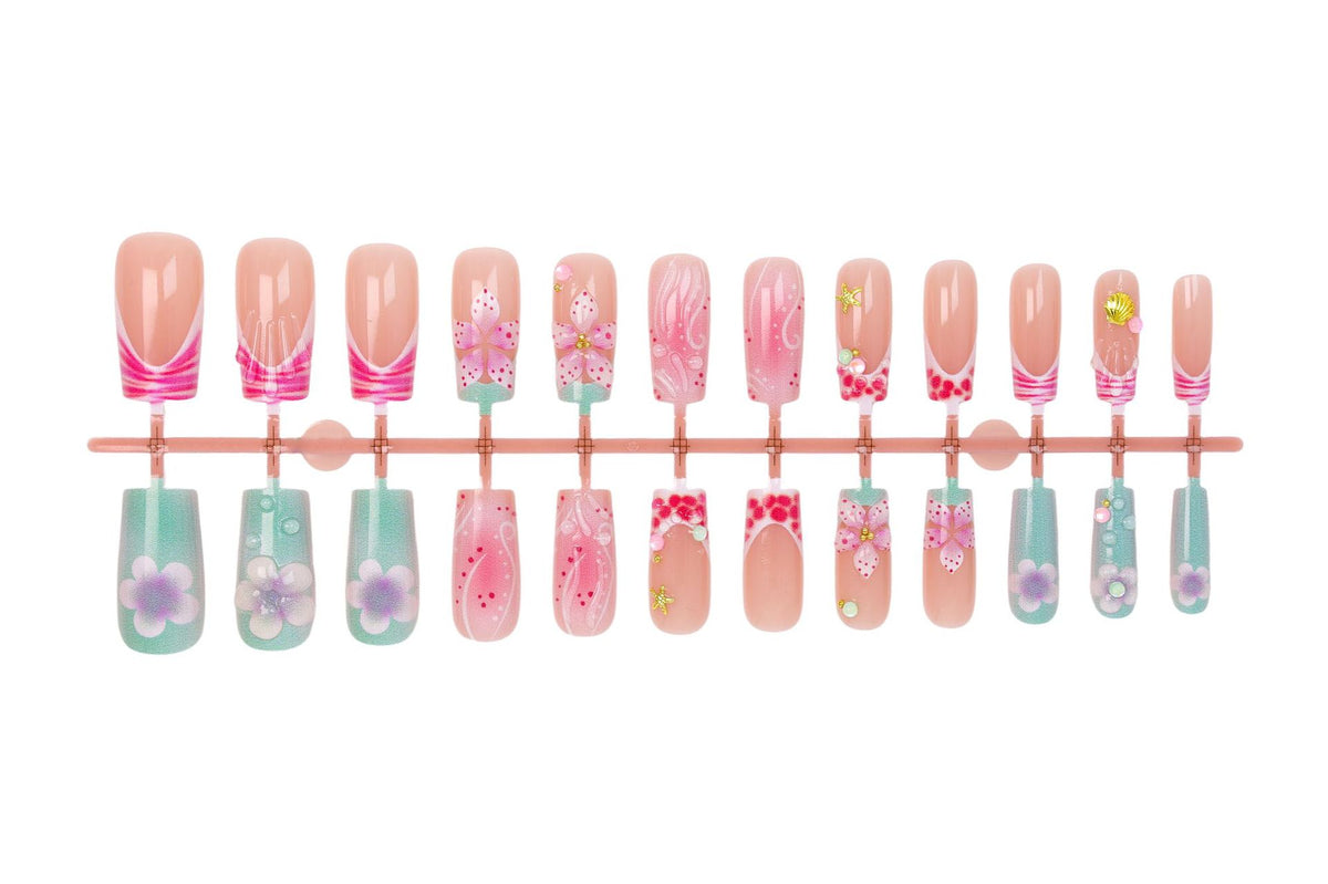 Kunstnagelset mit floralen Akzenten und eleganten Details Brehn