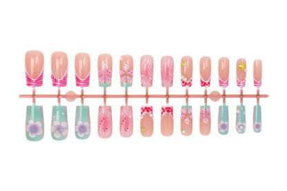 Kunstnagelset mit floralen Akzenten und eleganten Details Brehn