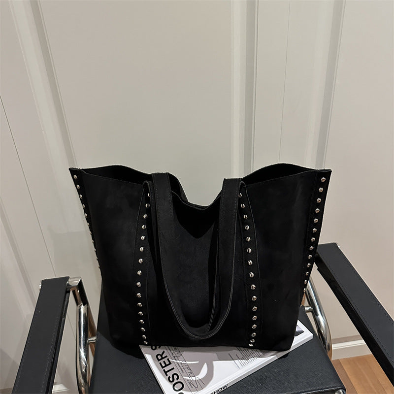 Chic Nieten Wildleder Tote Bag Brehn