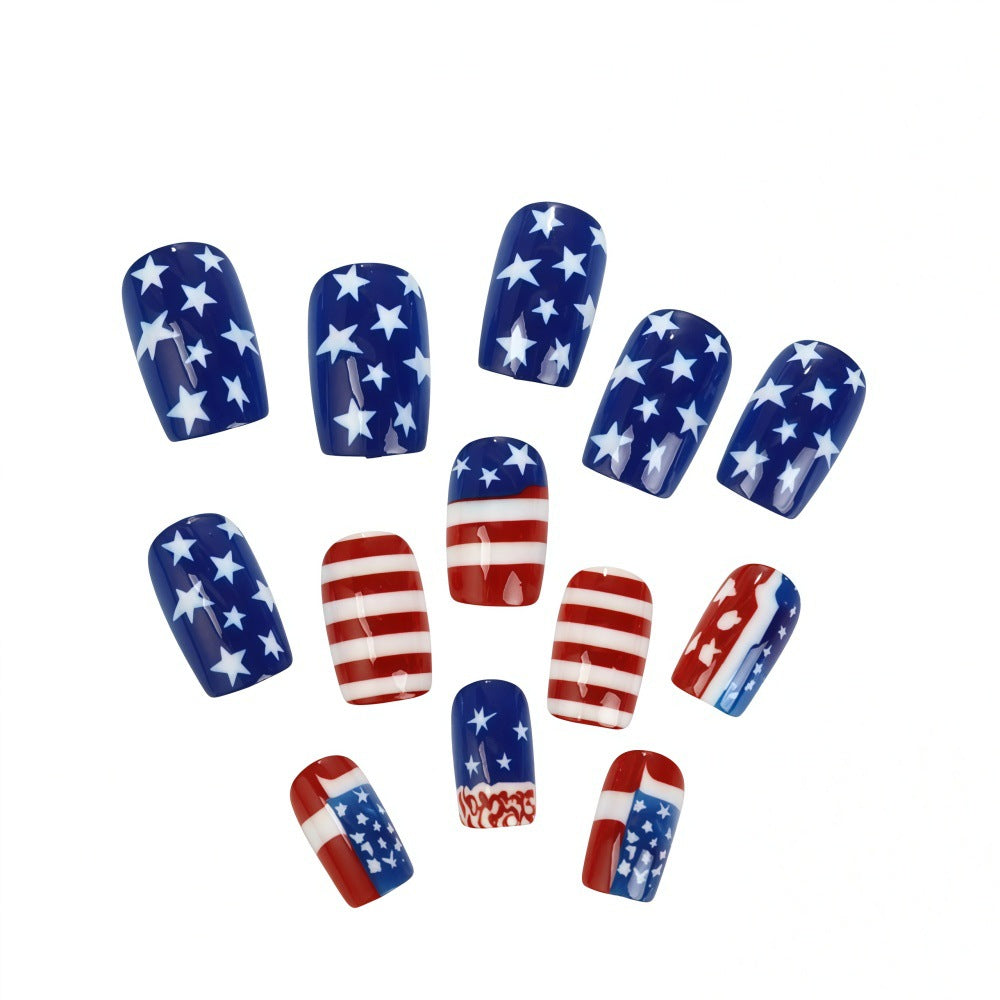 Kreative Kunstnägel im patriotischen Design Brehn