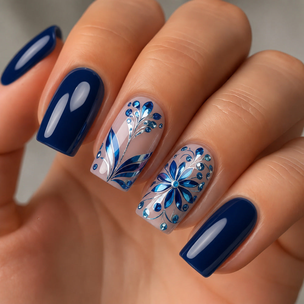 Kunstnägel mit floralen Details Brehn