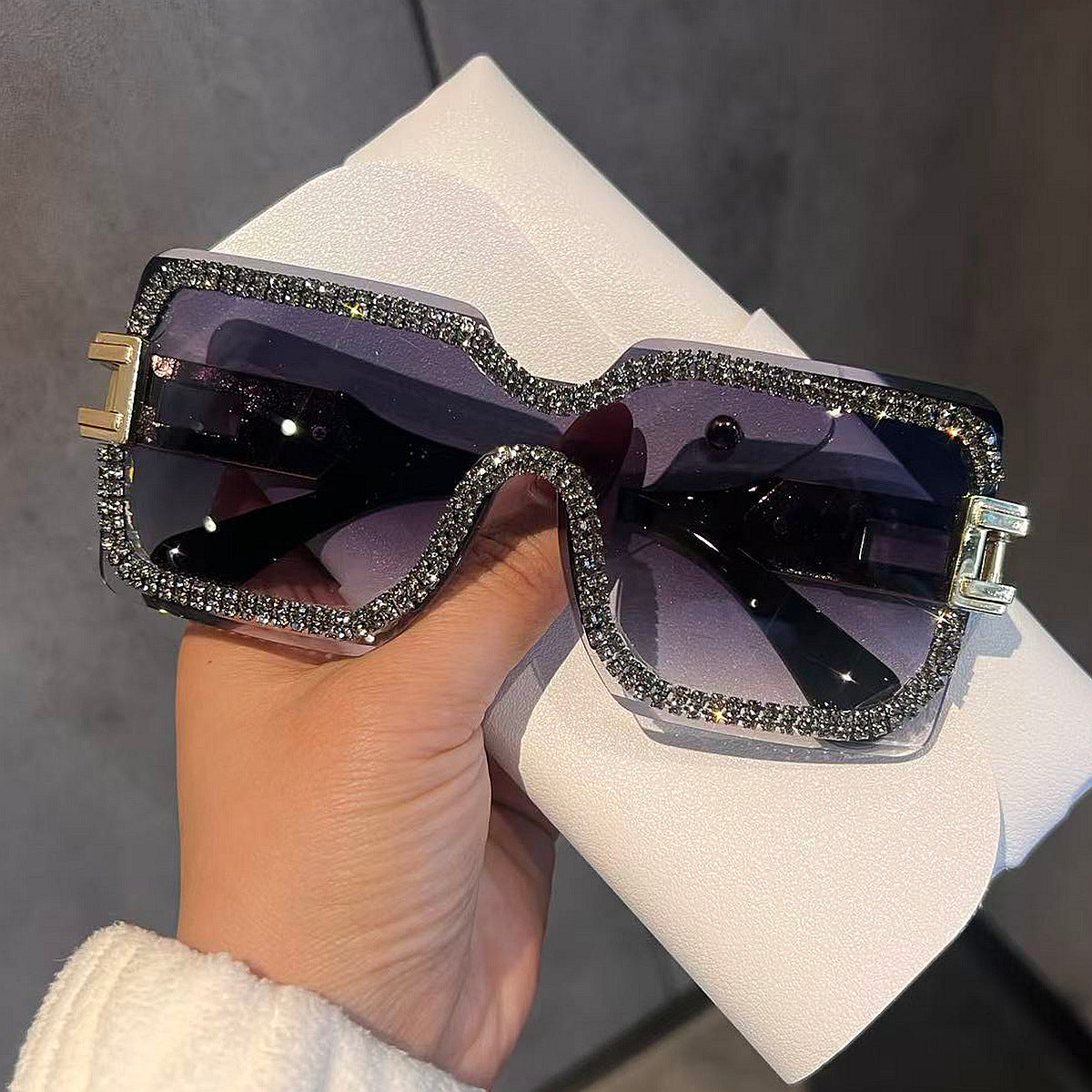 Damen Modische Oversized-Sonnenbrille mit funkelndem Kristallbesatz Brehn