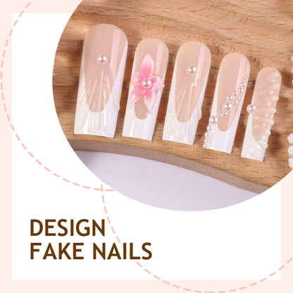 Kunstnagelset mit Exquisiten Blüten- und Glitzerakzenten Brehn