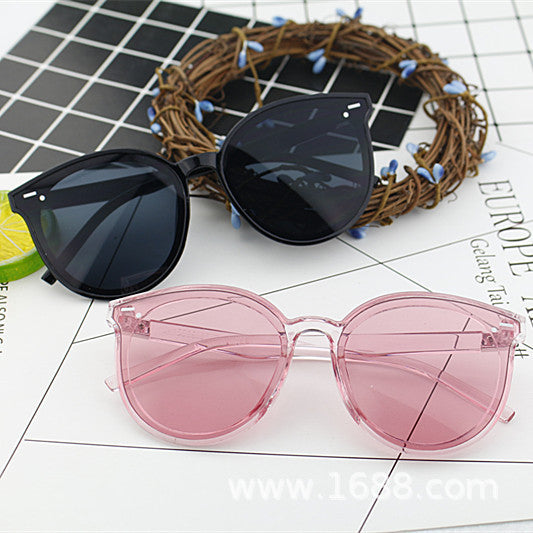 Damen elegante Sonnenbrille mit modernem Rahmen Brehn