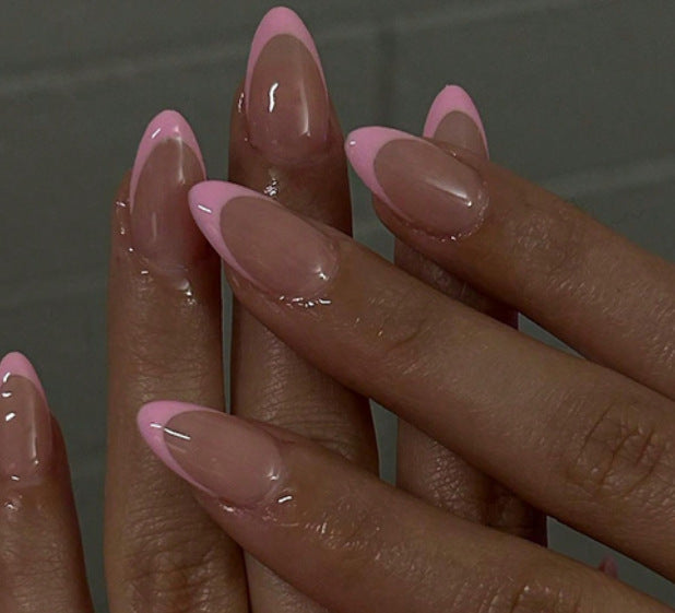 Luxus Kunstnagelspitzen mit elegantem französischen Design Brehn