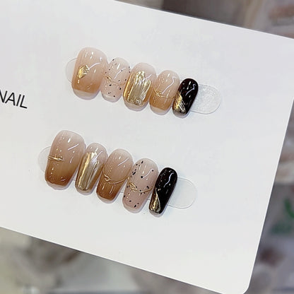 Künstlerisches Press-On Nageldesign Brehn