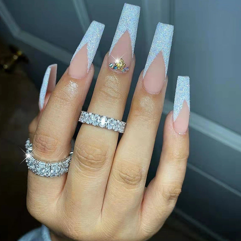 Kunstnagelset mit Glitzer- und Spitzen-Design Brehn