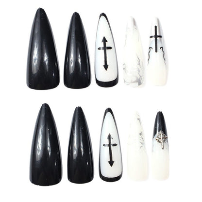 Gothic-inspirierte Stiletto-Nagelkunstverlängerungen Brehn