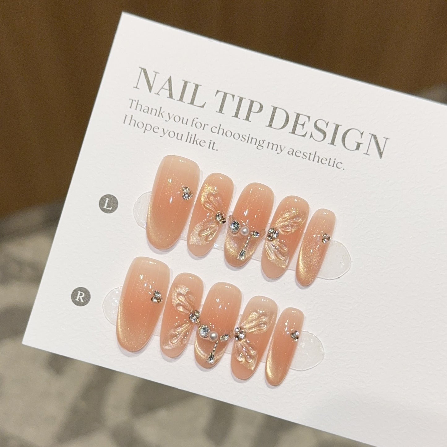 Künstliche Nagelspitzen mit Eleganten Floralen Details Brehn