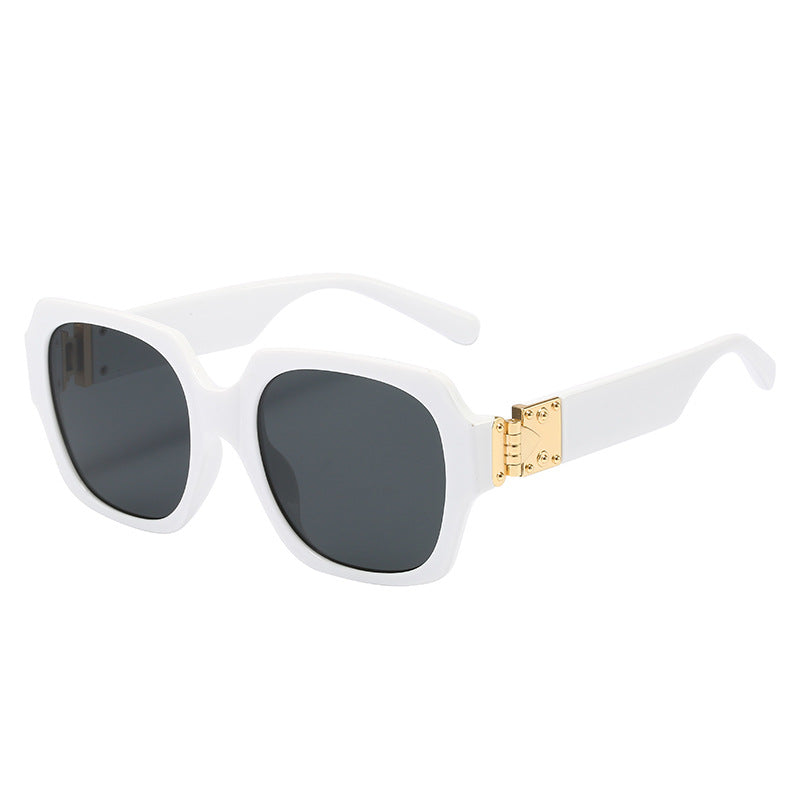 Damen modische oversized Sonnenbrille mit luxuriösen Metallelementen Brehn