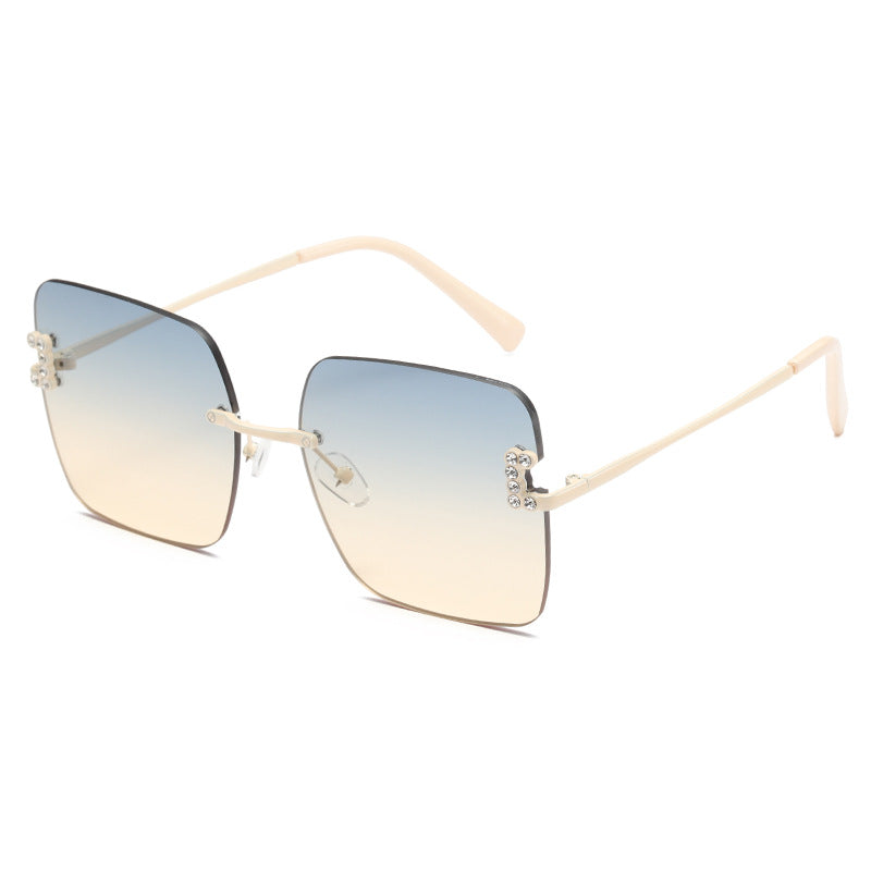 Damen modische quadratische Sonnenbrille mit zarten Designdetails Brehn