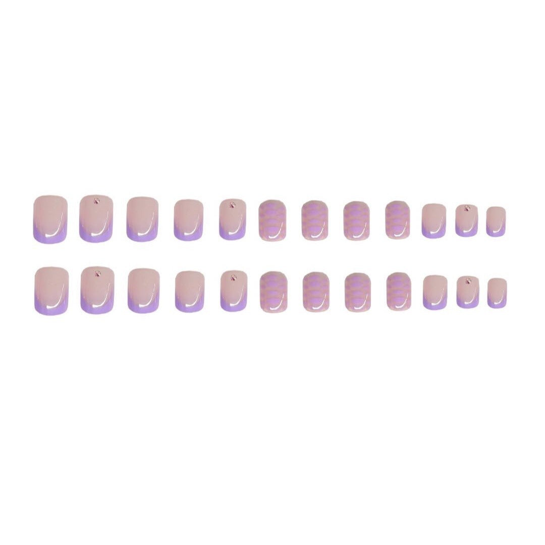Musterte Press-On Nagelkunst Brehn