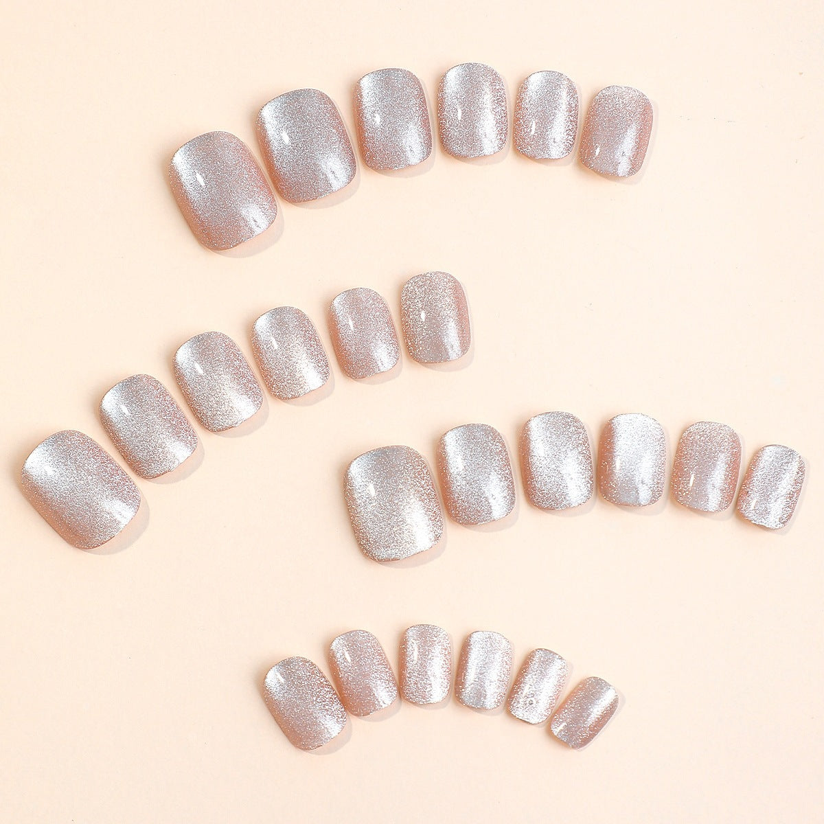 Kunstnagelset mit Glitzer- und Hochglanzfinish Brehn