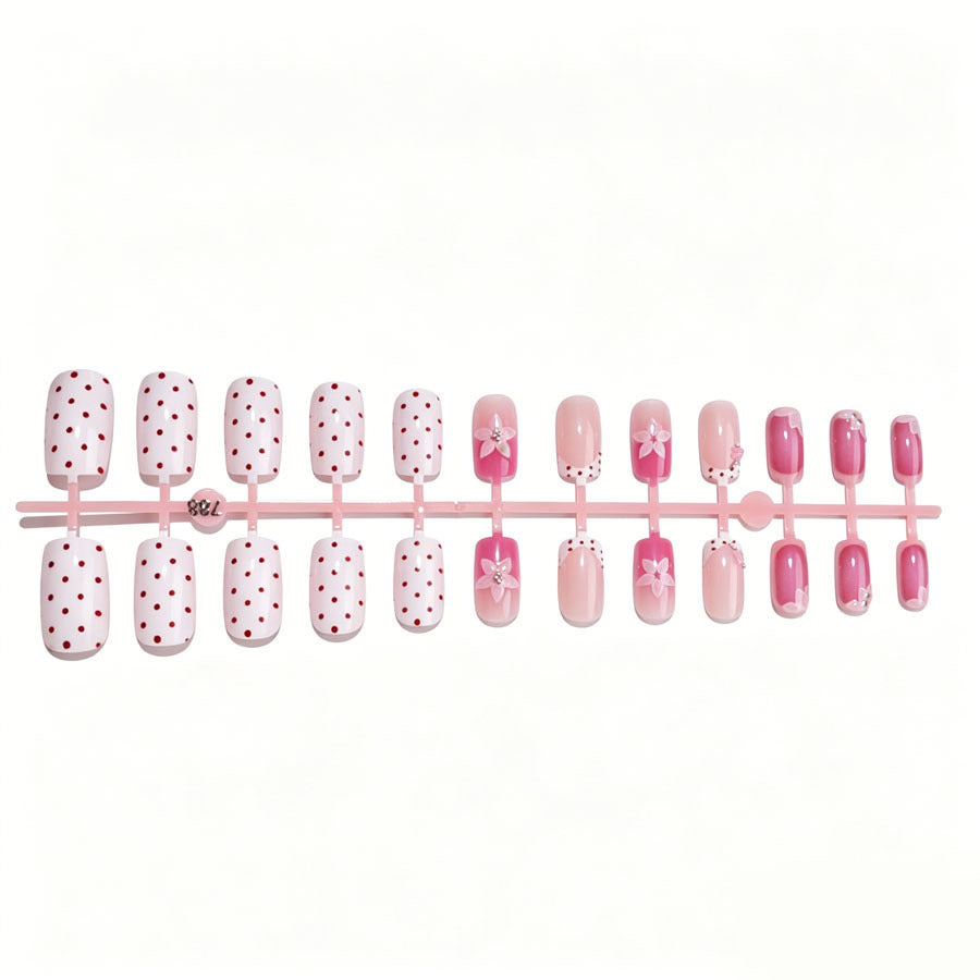 Kunstnagelset mit romantischem Blumen-Design Brehn