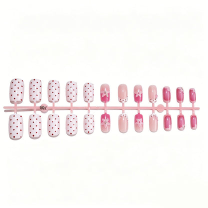 Kunstnagelset mit romantischem Blumen-Design Brehn