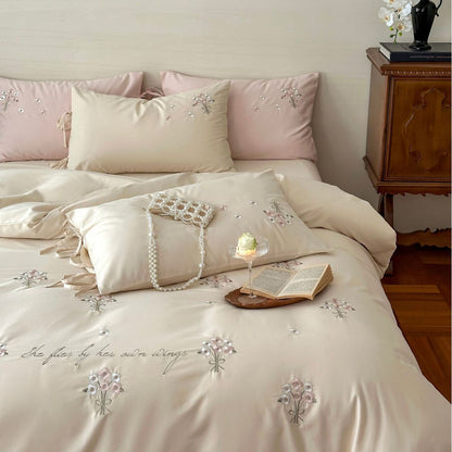 Luxuriöses Satin-Bettwäsche-Set mit zarter Perlenblüten-Stickerei und Bindeschleifen
