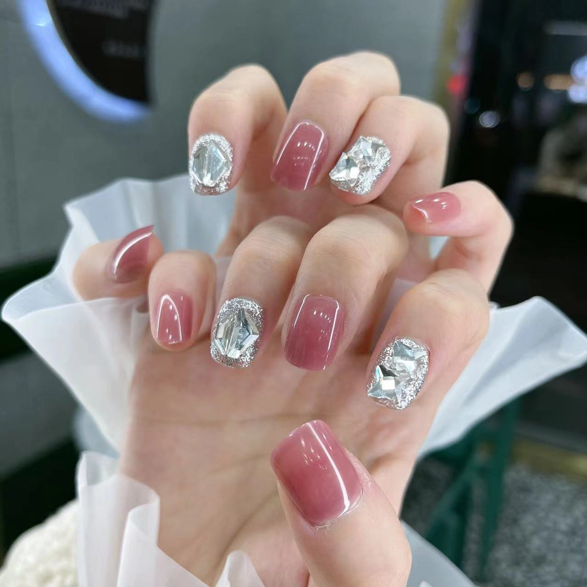 Dekorative Nagelkunst Brehn