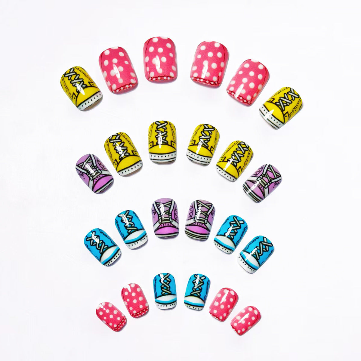 Kreative Sneaker Nageldesign Brehn
