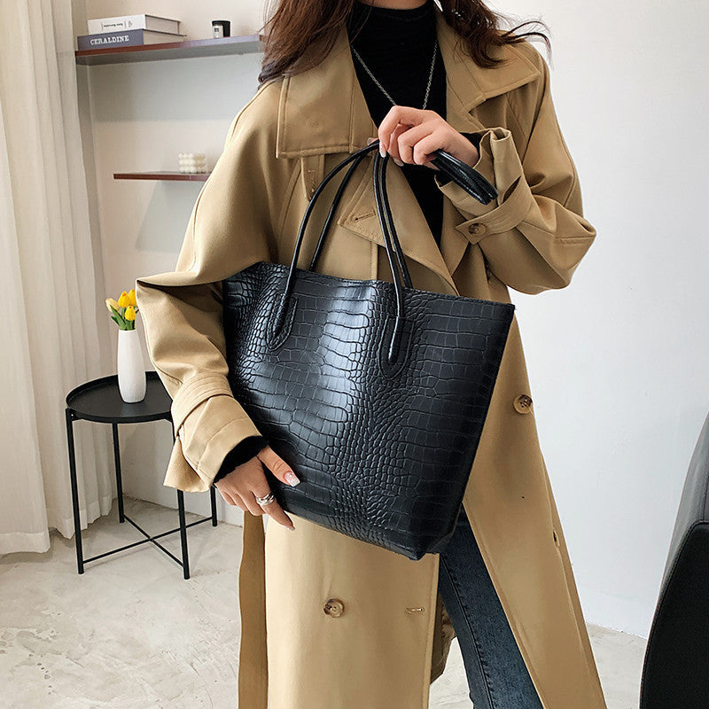 Krokodillembossierte Tote-Bag mit abnehmbarem Clutch Brehn
