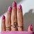 Dekoratives Press-On-Nagelkunst-Set mit Herzmustern Brehn