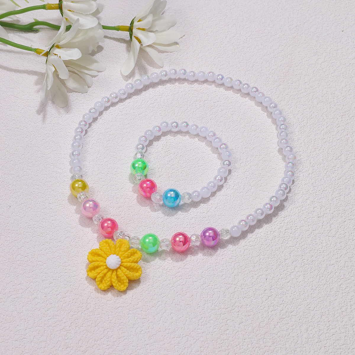Verspieltes Schmuckset mit Blumenanhänger Brehn